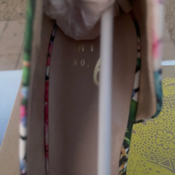 New floral print heels by mix no 6 - Picture 6 of 9